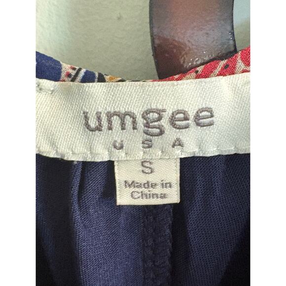 D84 women’s small Umgee Cold shoulder dress - Picture 2 of 3